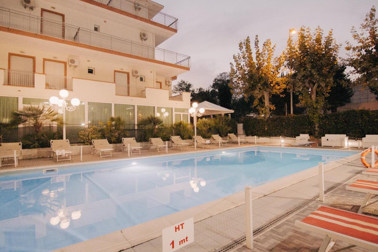 Hotel Beverly Rimini Exterior photo