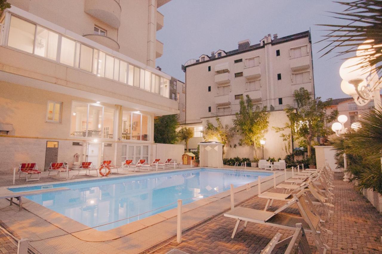 Hotel Beverly Rimini Exterior photo