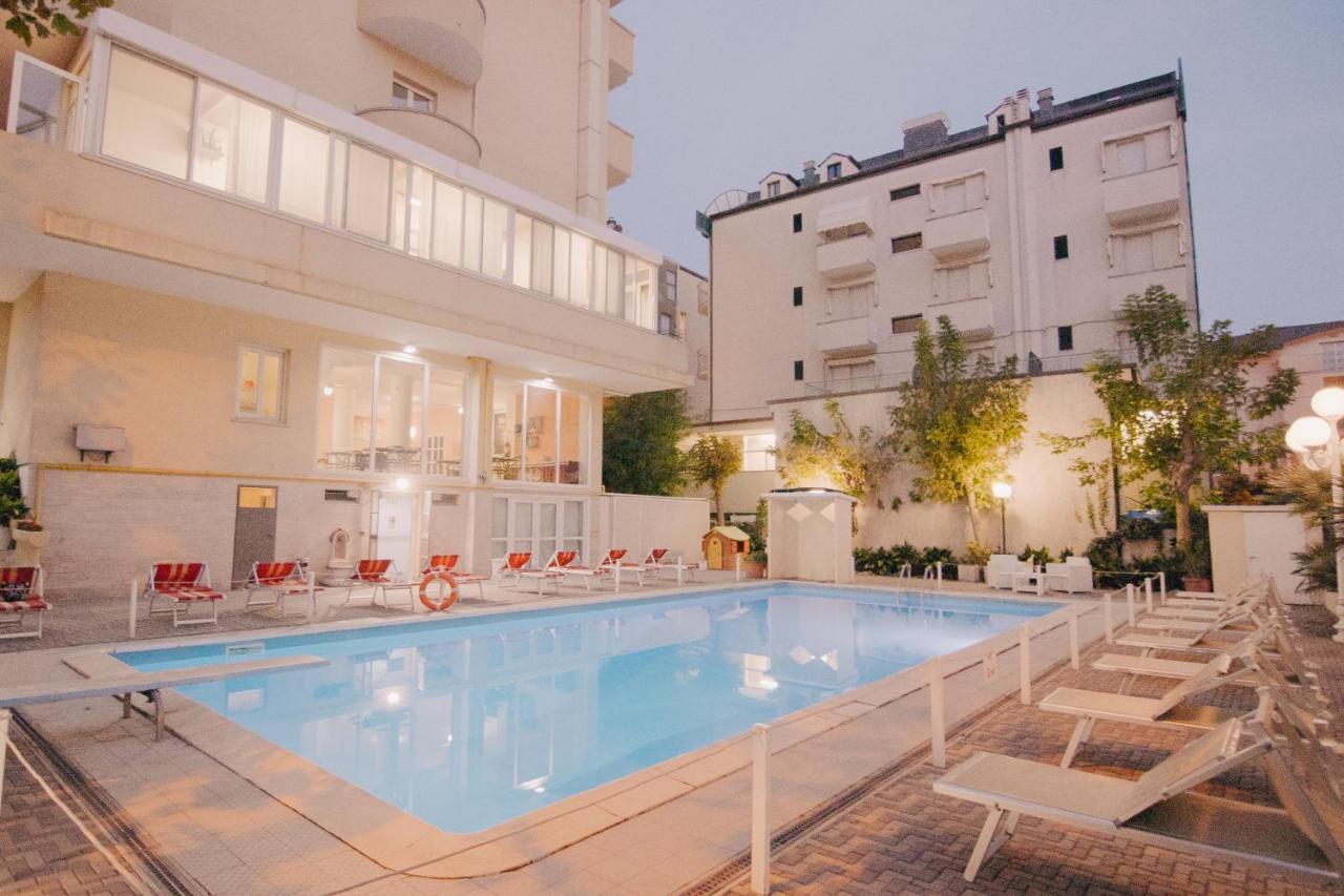 Hotel Beverly Rimini Exterior photo
