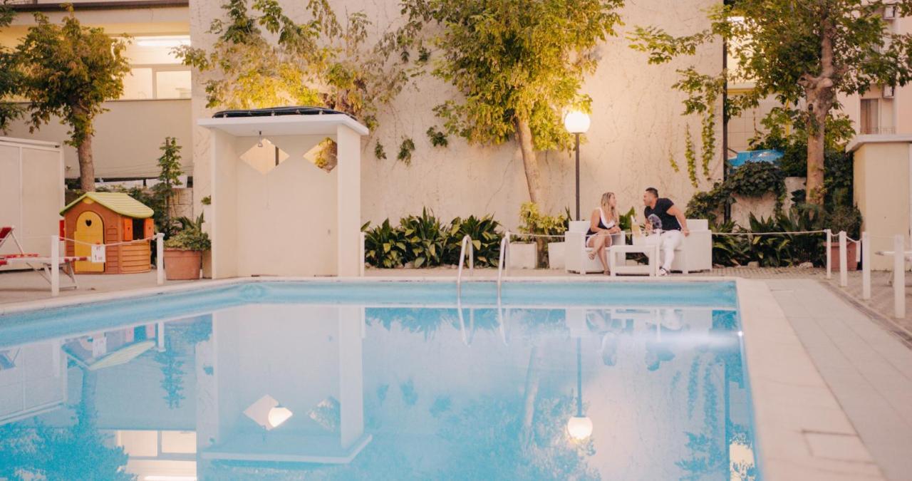 Hotel Beverly Rimini Exterior photo